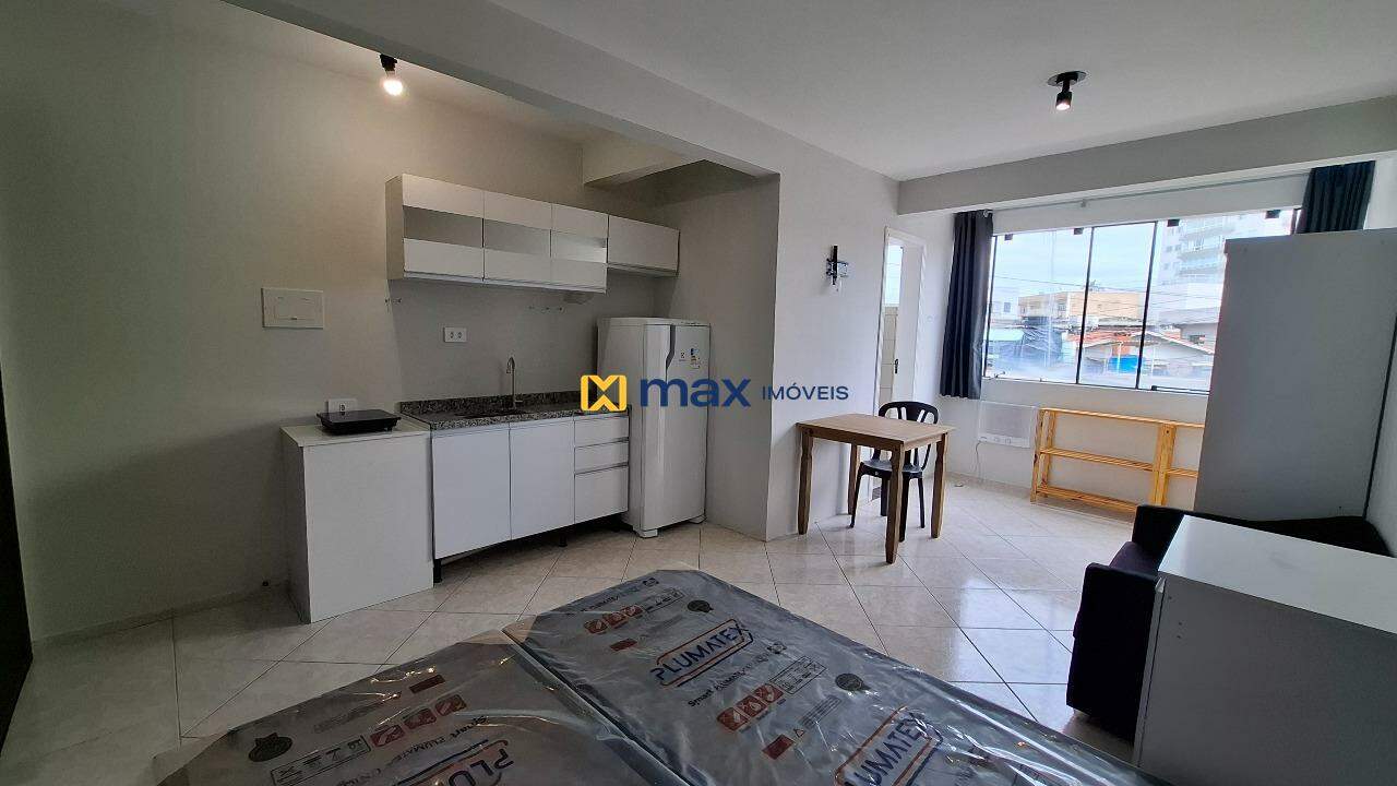 Apartamento para aluguel no Centro: Cozinha/ Quarto