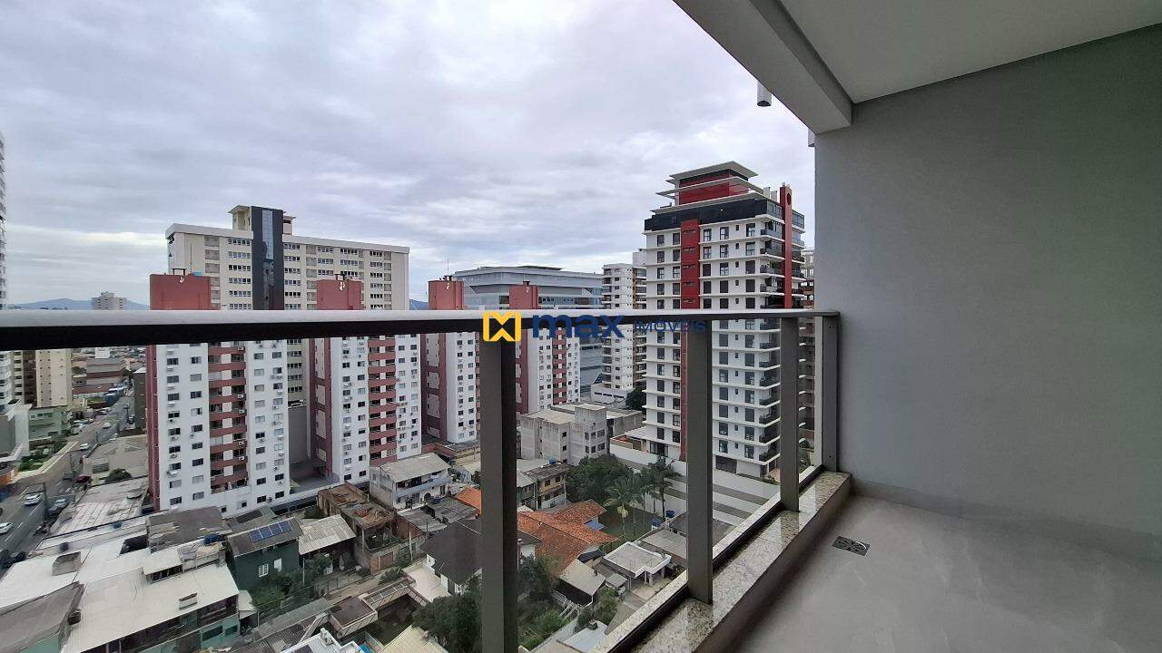 Apartamento à venda no Centro: Sacada com churrasqueira