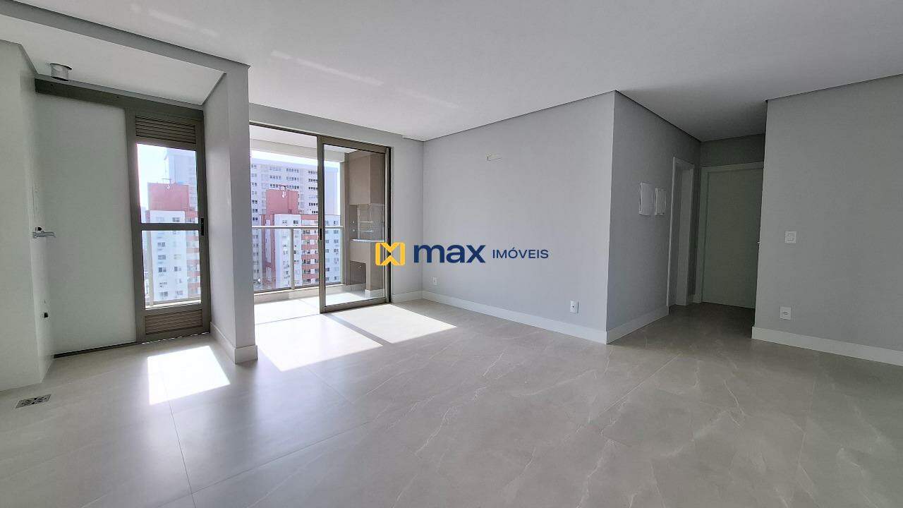 Apartamento à venda no Centro: Living integrado