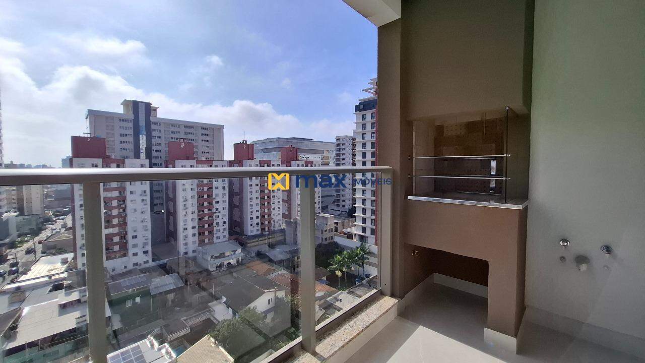 Apartamento à venda no Centro: Sacada com churrasqueira