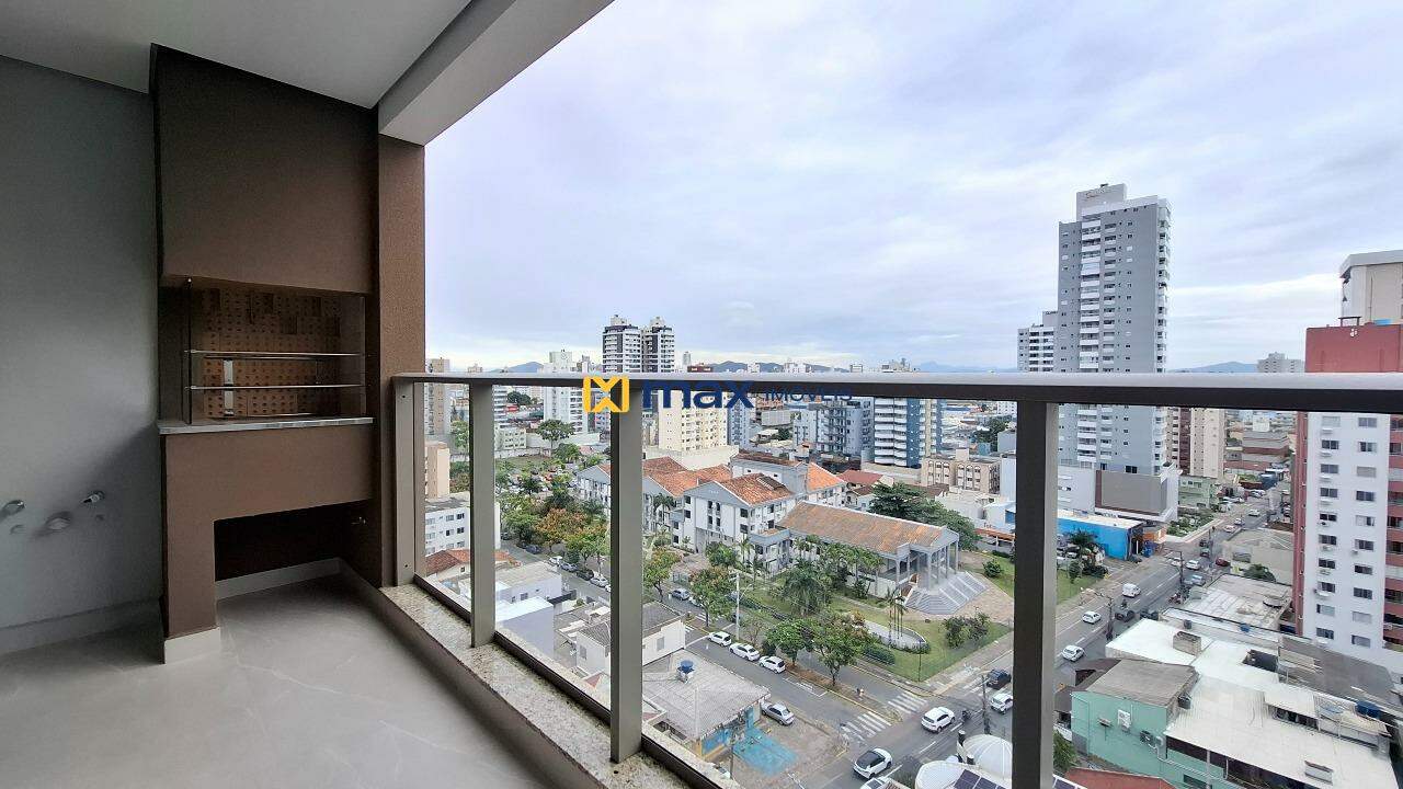 Apartamento à venda no Centro: Sacada com churrasqueira