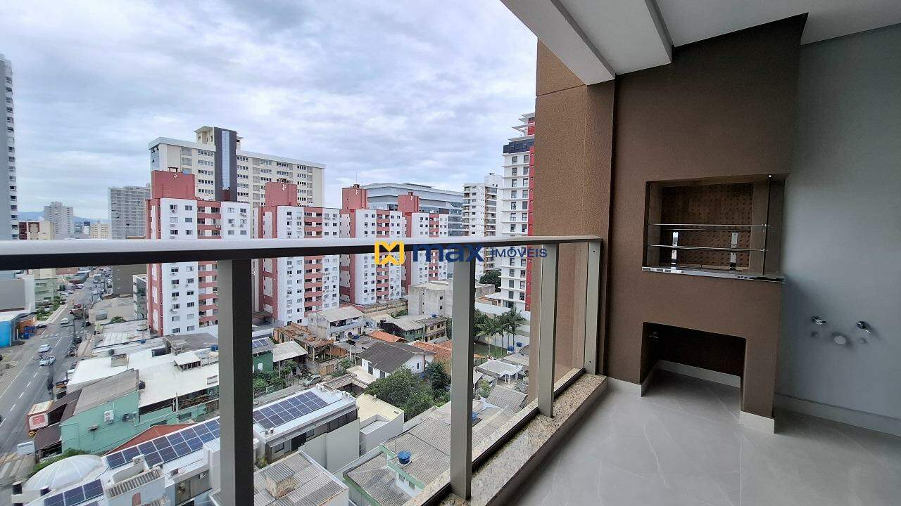 Apartamento à venda no Centro: Sacada com churrasqueira
