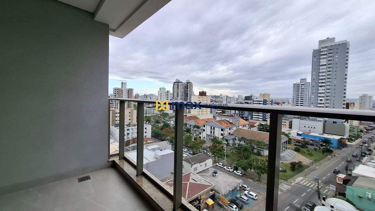 Apartamento à venda no Centro: Sacada com churrasqueira