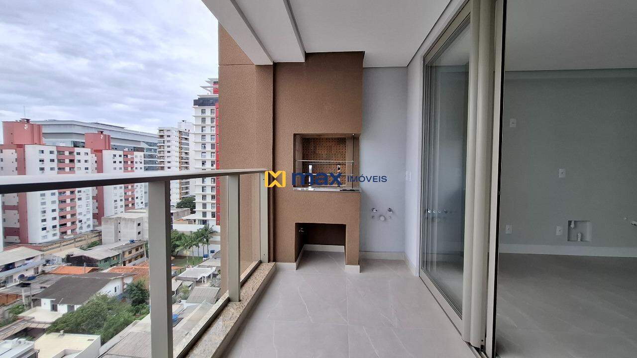Apartamento à venda no Centro: Sacada com churrasqueira