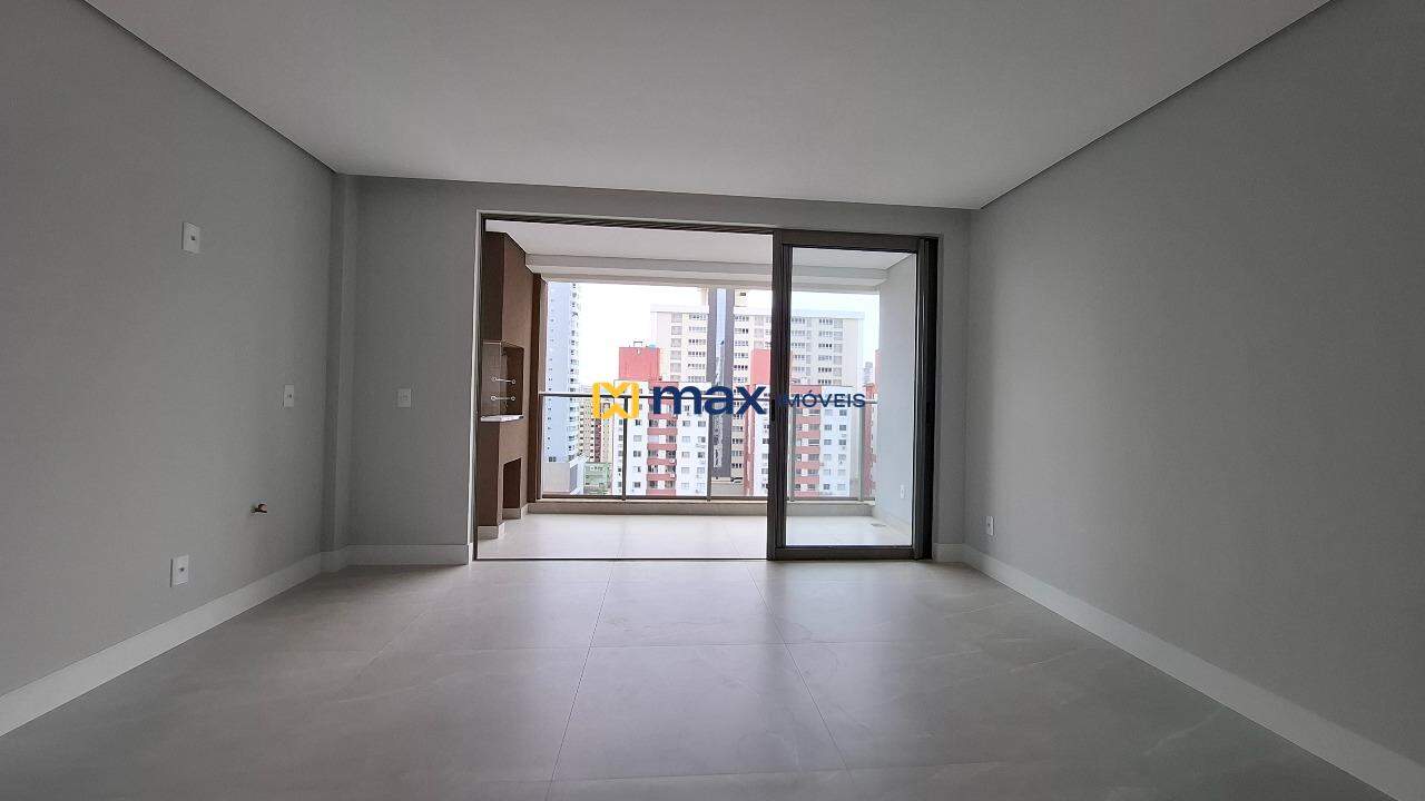 Apartamento à venda no Centro: Living integrado