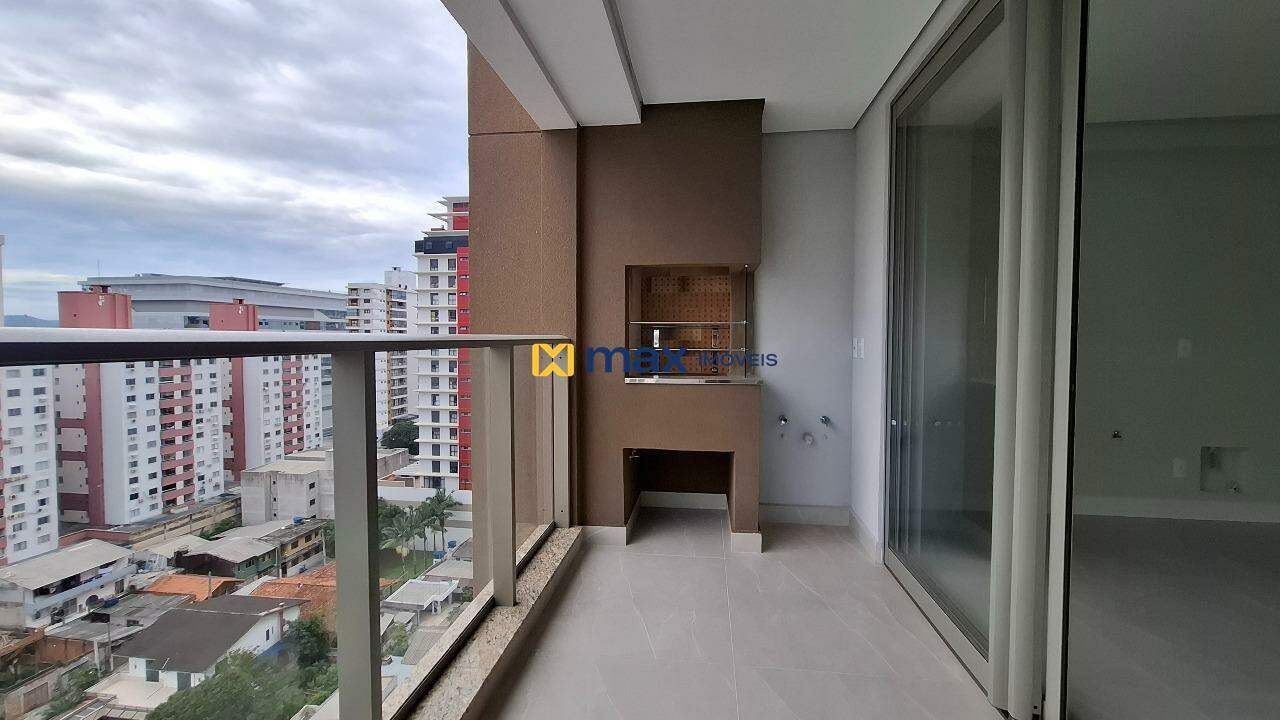 Apartamento à venda no Centro: Sacada com churrasqueira