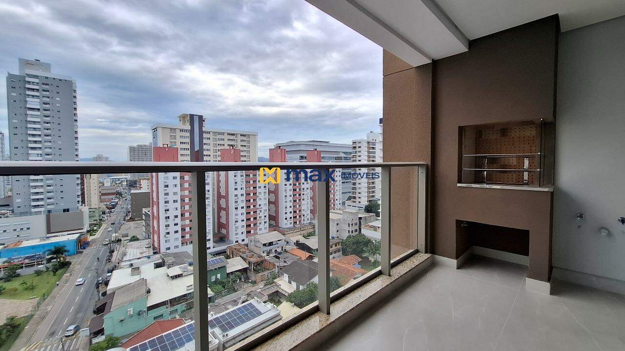 Apartamento à venda no Centro: Sacada com churrasqueira