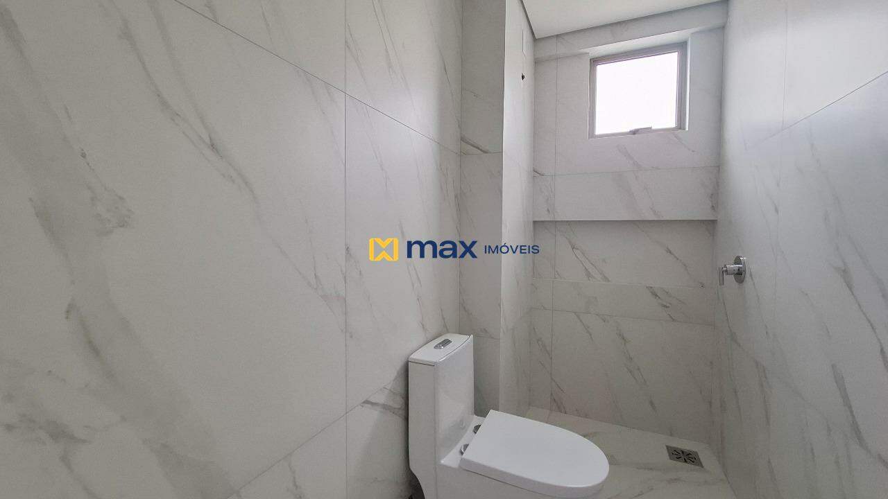 Apartamento à venda no Centro: Banheiro social