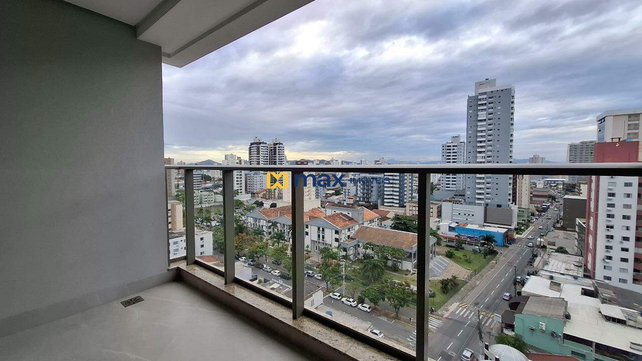 Apartamento à venda no Centro: Sacada com churrasqueira