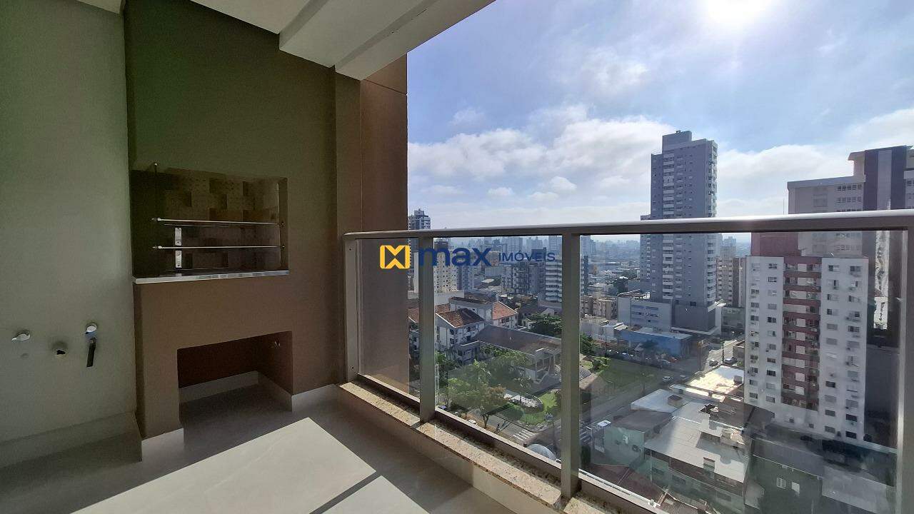 Apartamento à venda no Centro: Sacada com churrasqueira