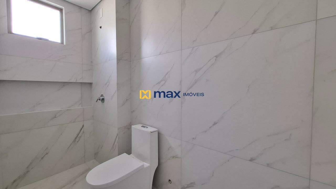 Apartamento à venda no Centro: Banheiro suíte