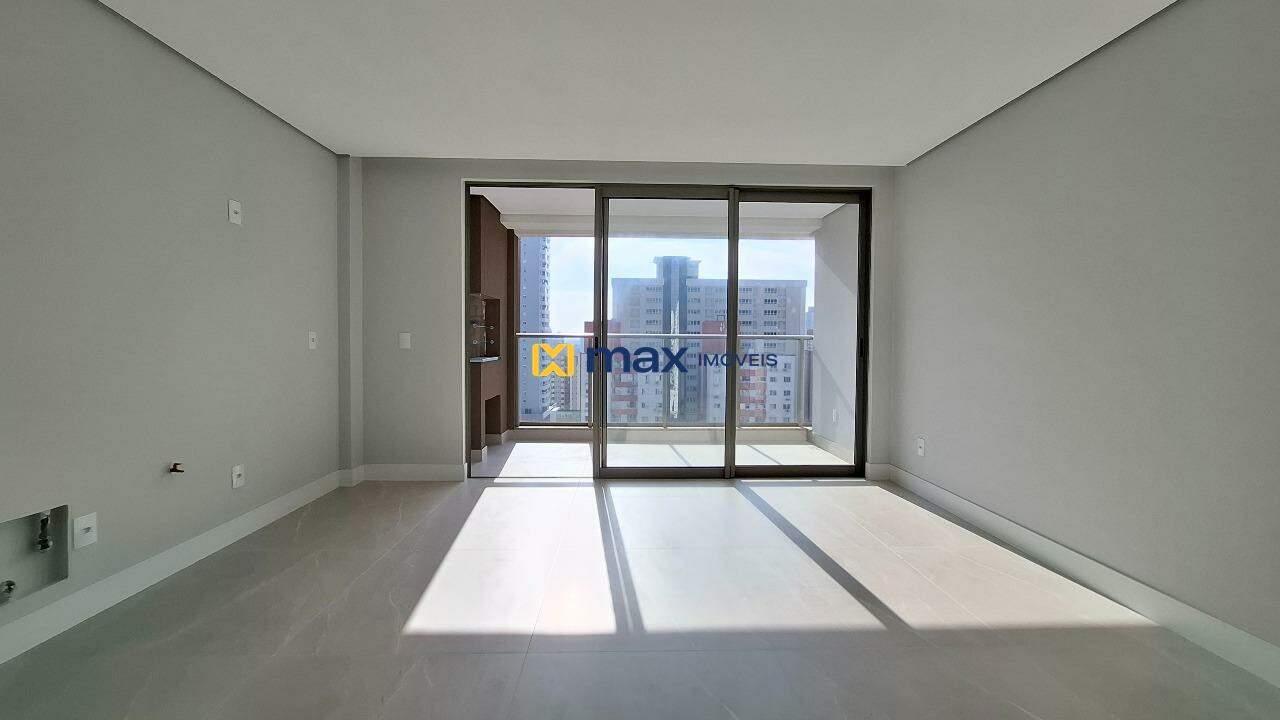 Apartamento à venda no Centro: Living integrado