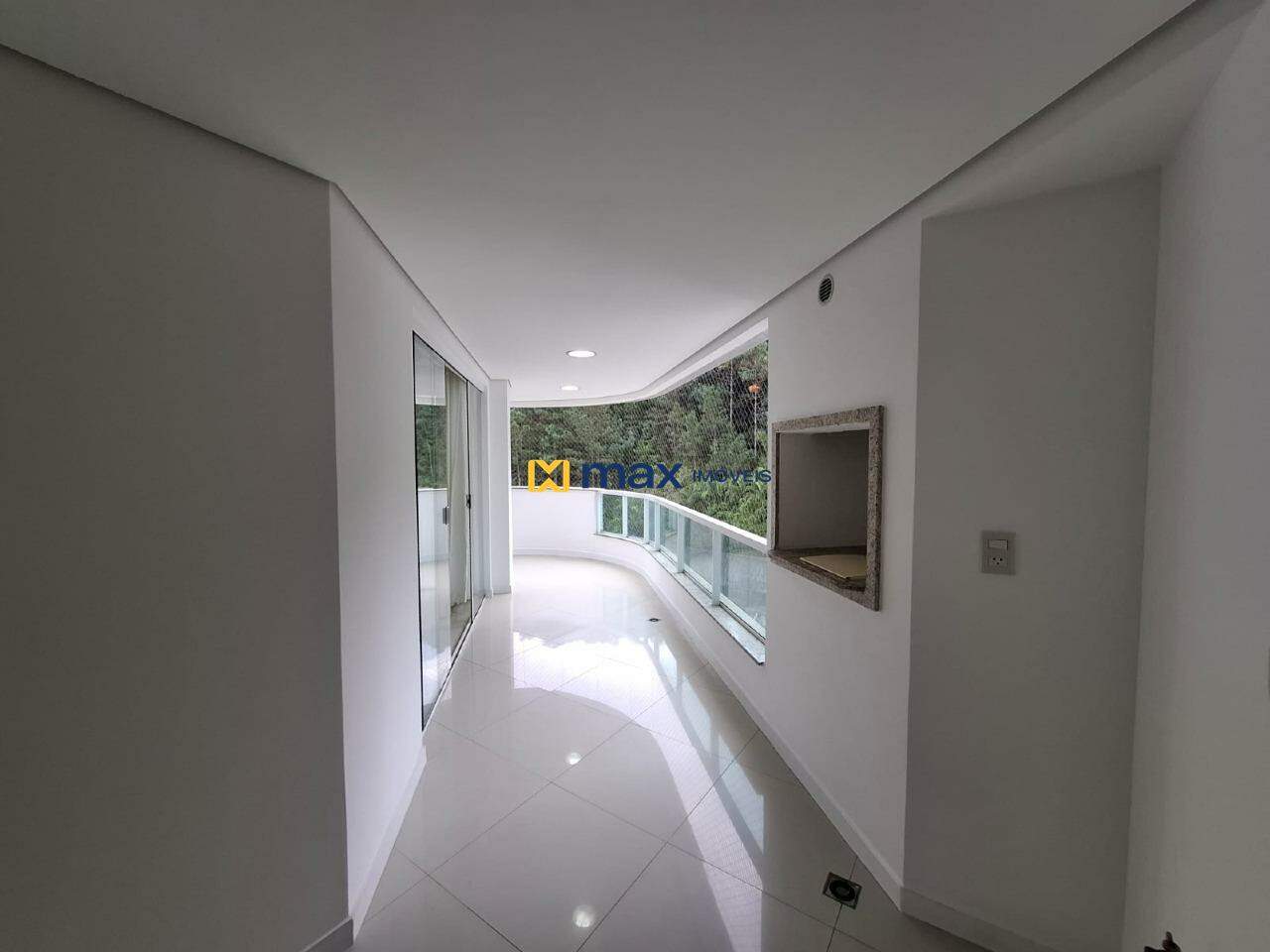 Apartamento à venda no Pioneiros: 