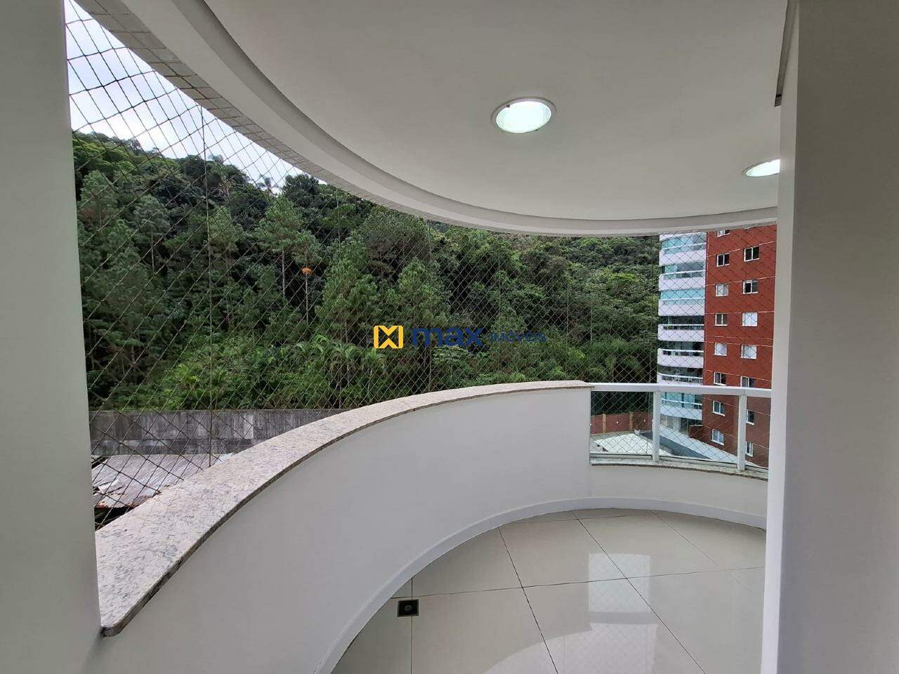 Apartamento à venda no Pioneiros: 