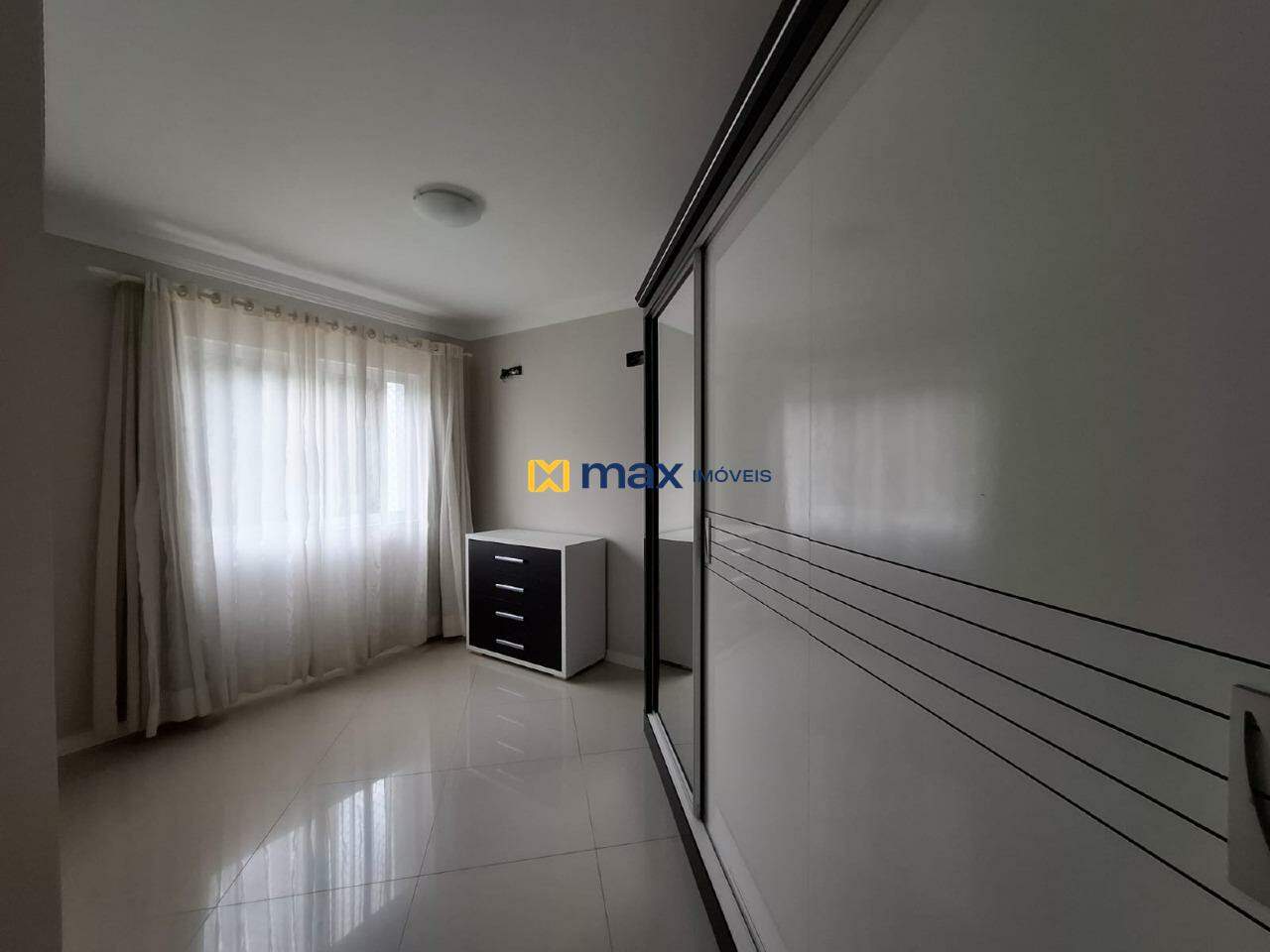 Apartamento à venda no Pioneiros: 