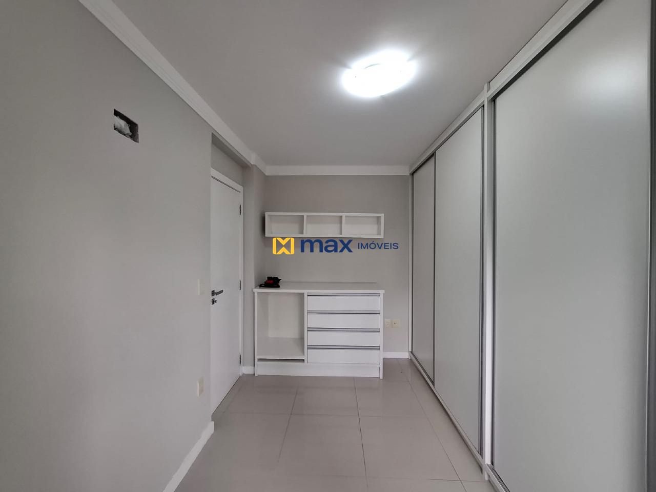 Apartamento à venda no Pioneiros: 