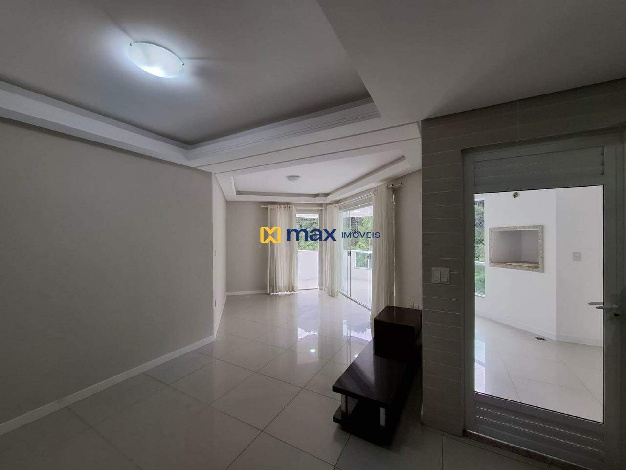 Apartamento à venda no Pioneiros: 