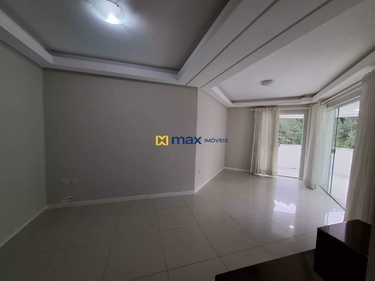 Apartamento à venda no Pioneiros: 