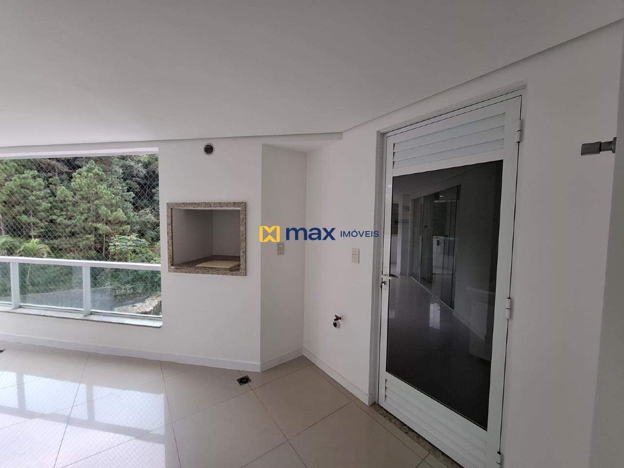 Apartamento à venda no Pioneiros: 