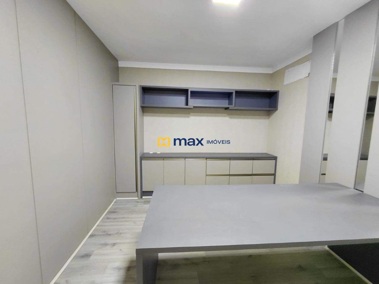 Sala para aluguel no Centro: 