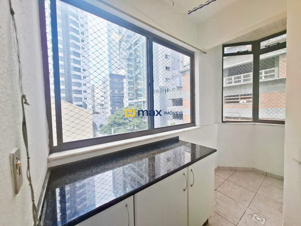 Apartamento à venda no Centro: Lavanderia