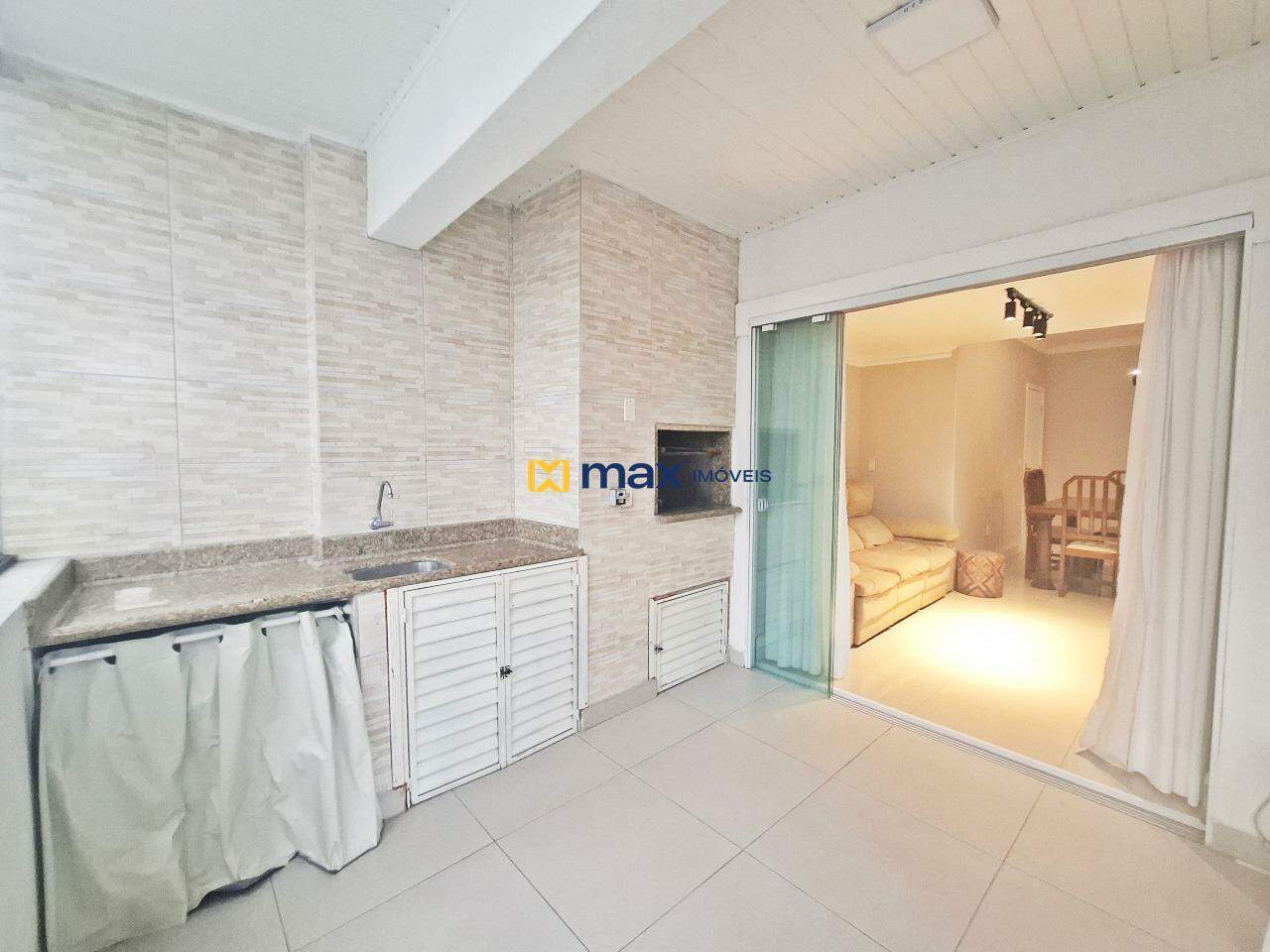 Apartamento à venda no Centro: Sacada com Churrasqueira
