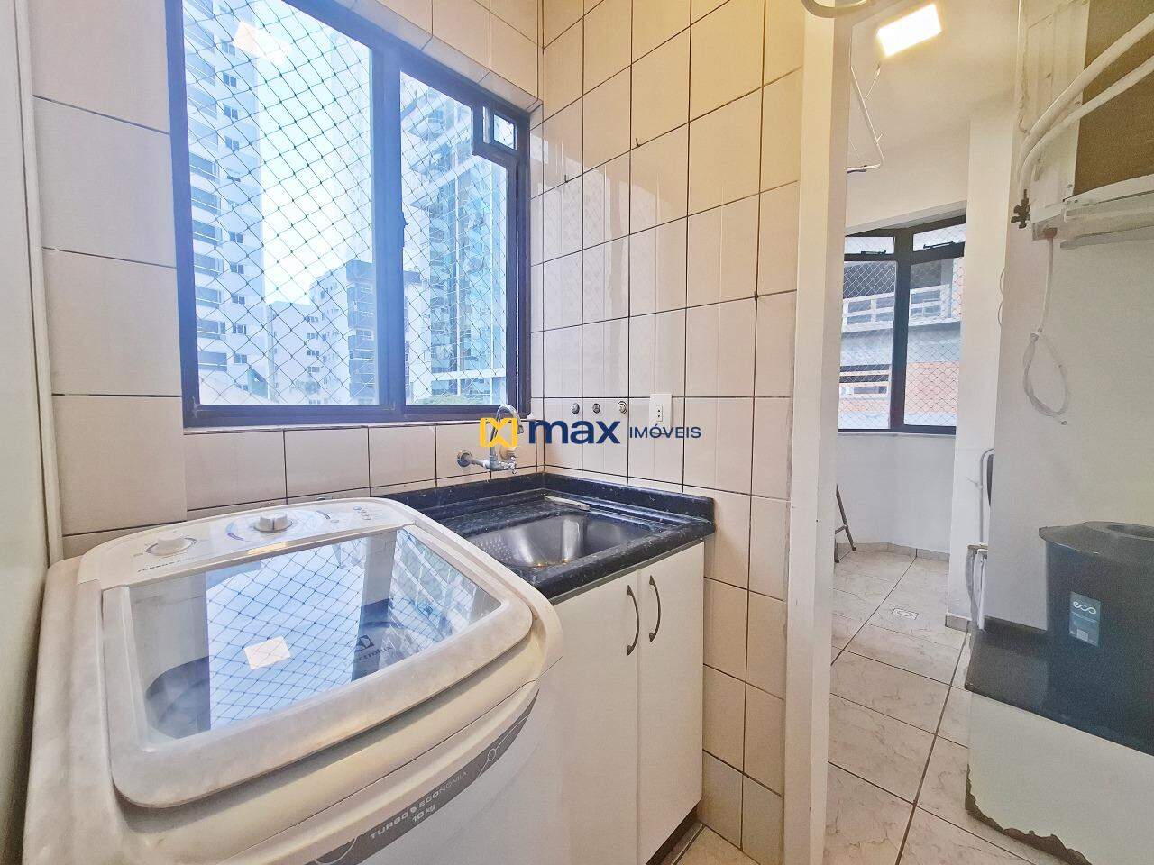 Apartamento à venda no Centro: Lavanderia