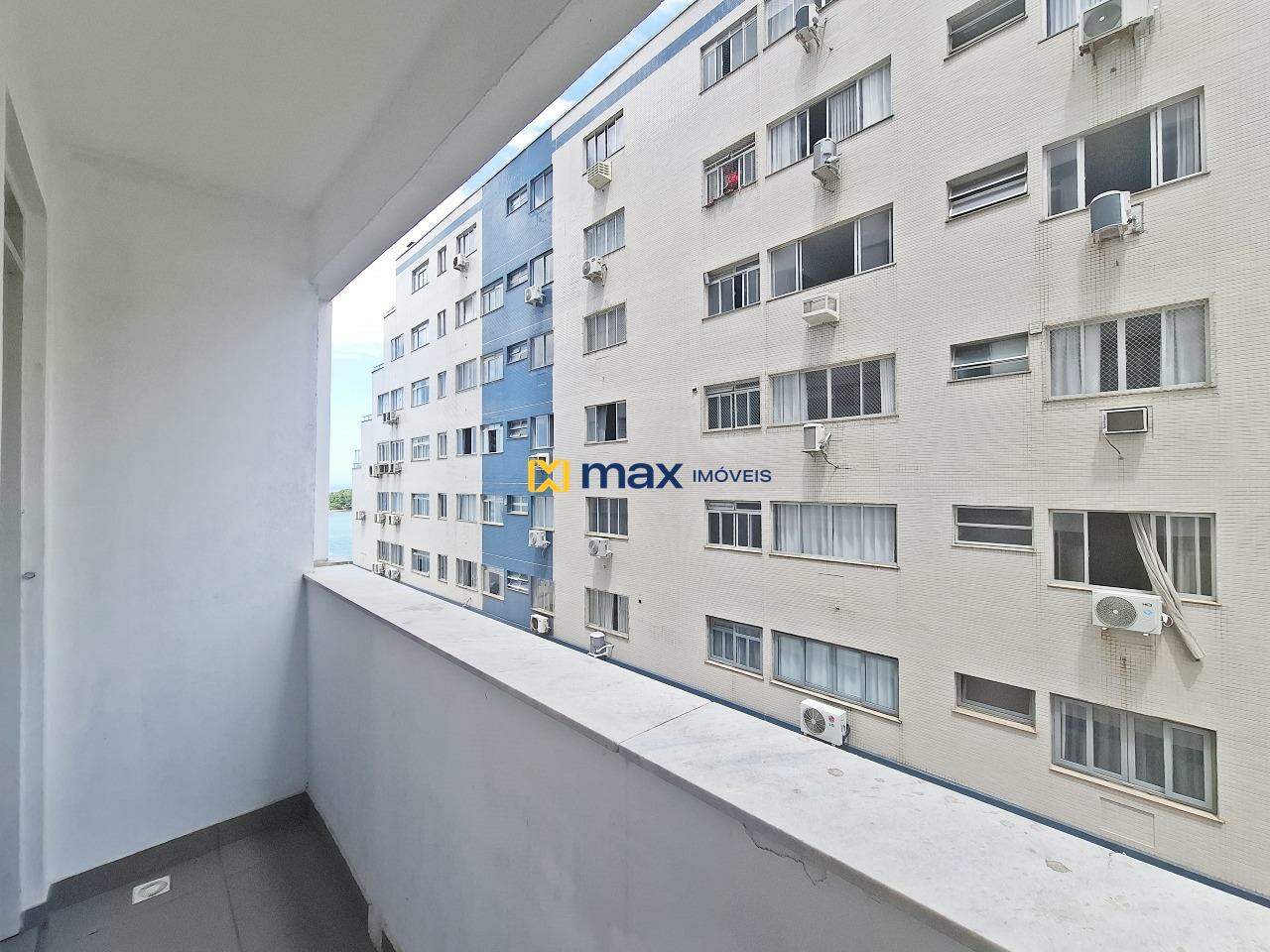 Apartamento à venda no Centro: Sacada com vista mar