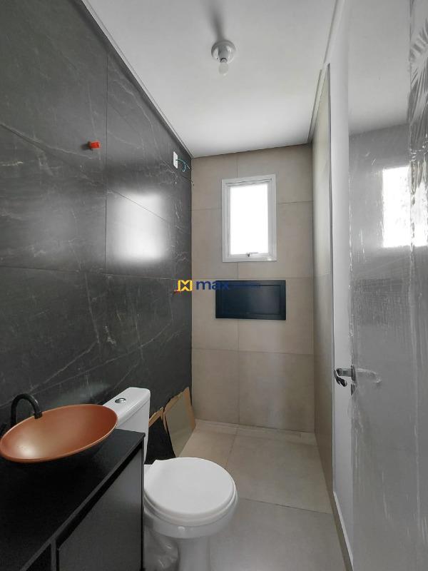 Apartamento à venda no Centro: Banheiro social