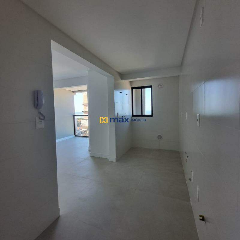 Apartamento à venda no Centro: Cozinha e área de serviço