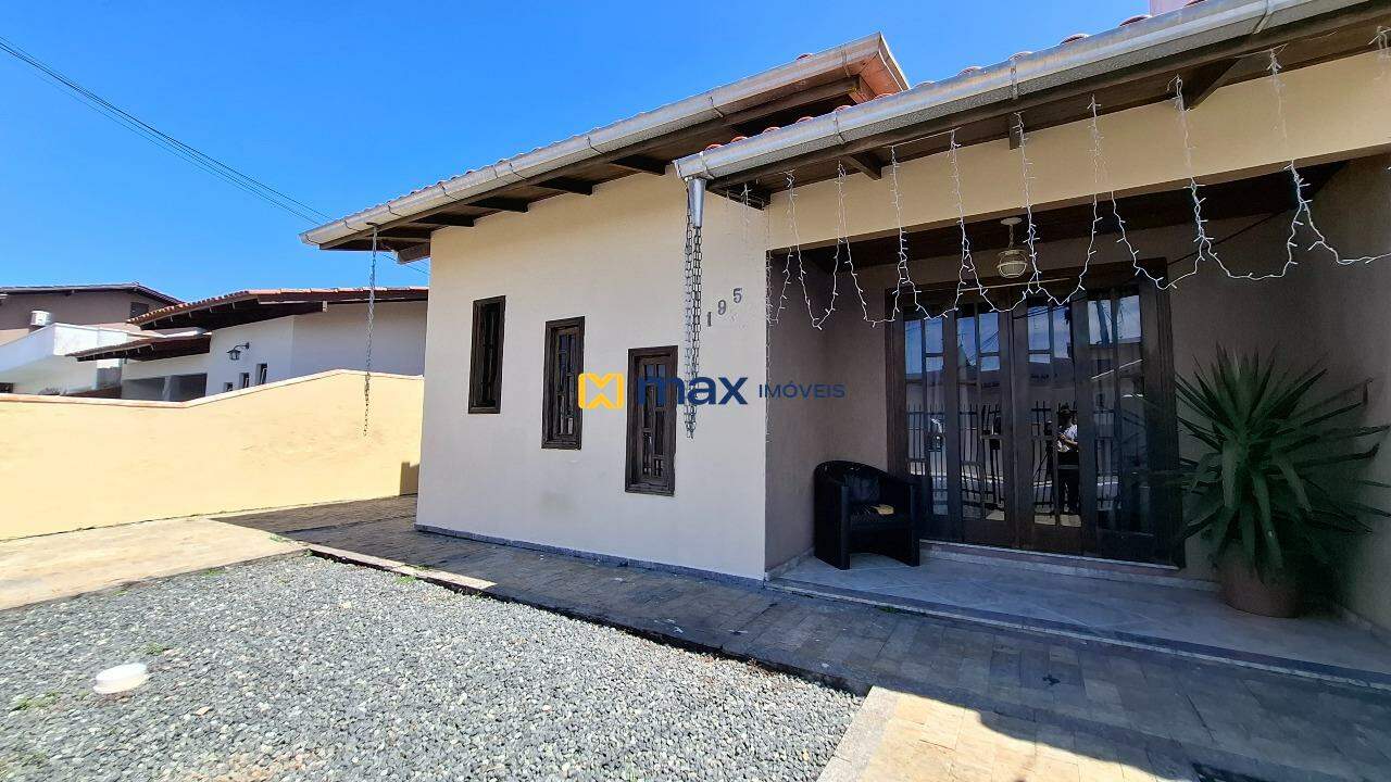 Casa à venda no Cordeiros: Fachada