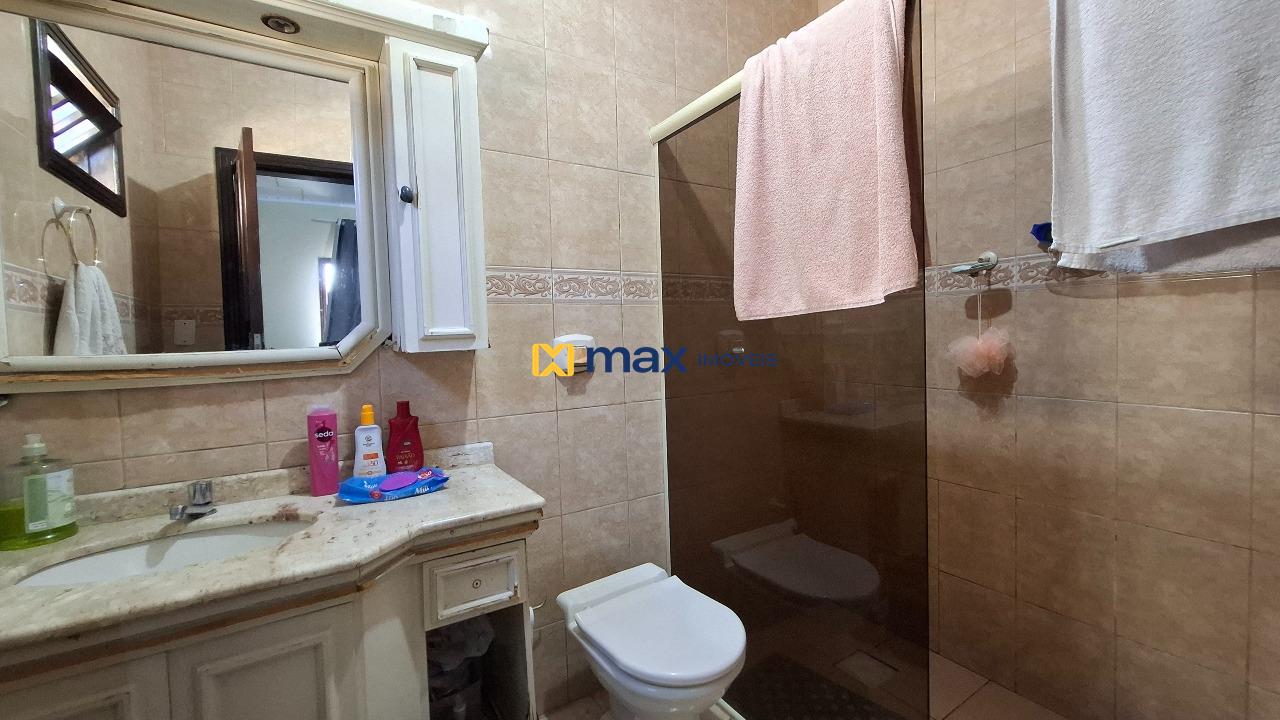 Casa à venda no Cordeiros: Banheiro suíte