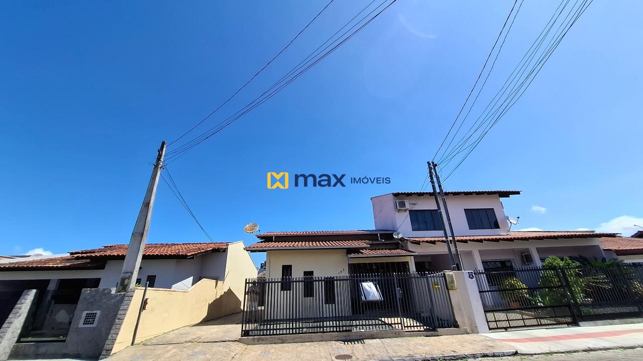 Casa à venda no Cordeiros: Fachada