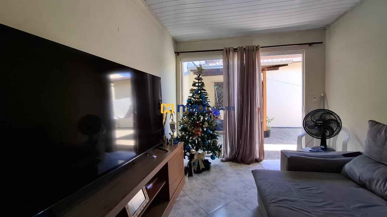 Casa à venda no Cordeiros: Sala de estar