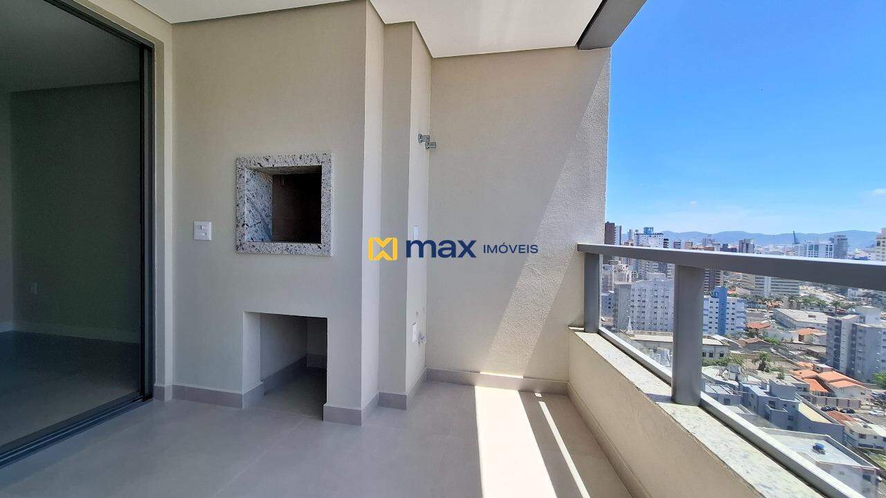 Apartamento à venda no Centro: Sacada com churrasqueira