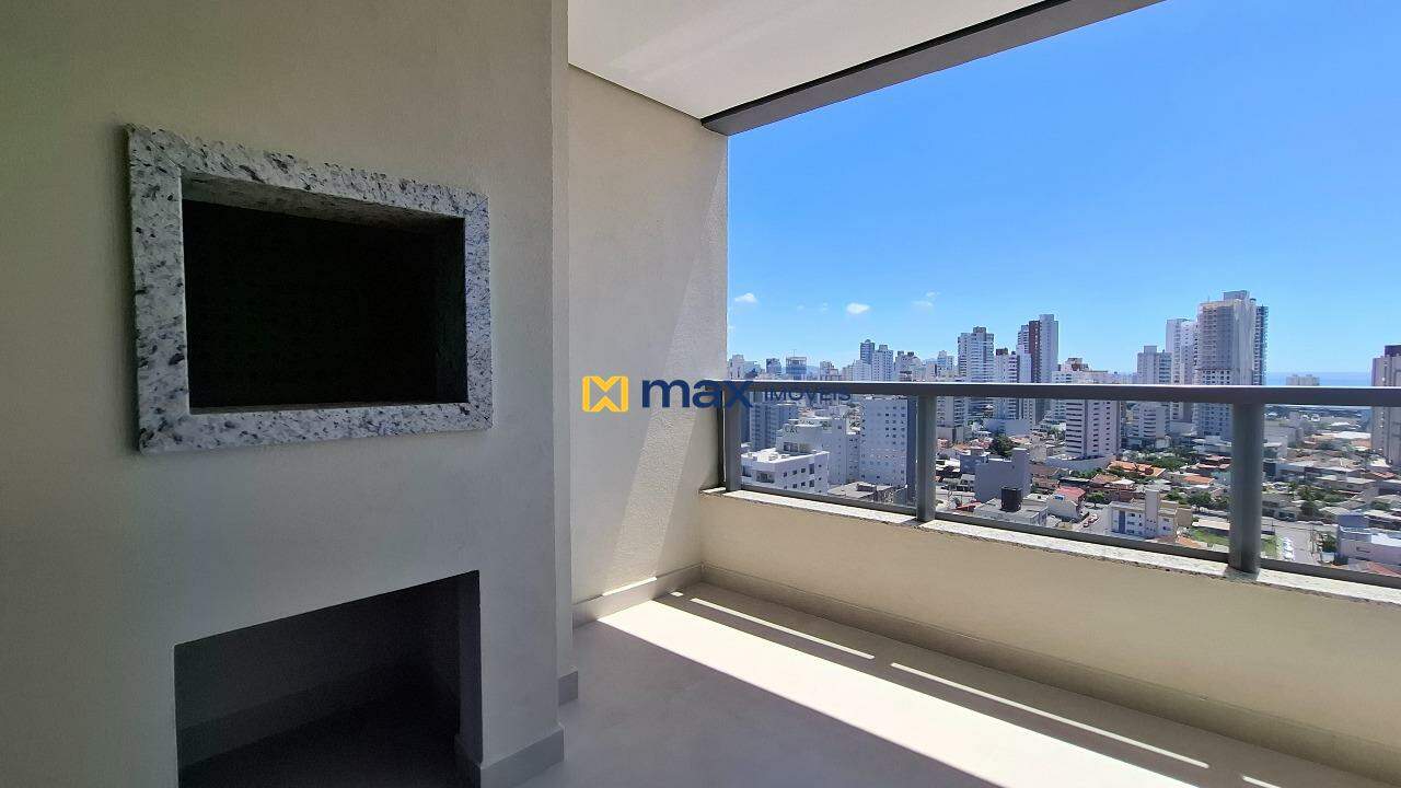 Apartamento à venda no Centro: Sacada com churrasqueira