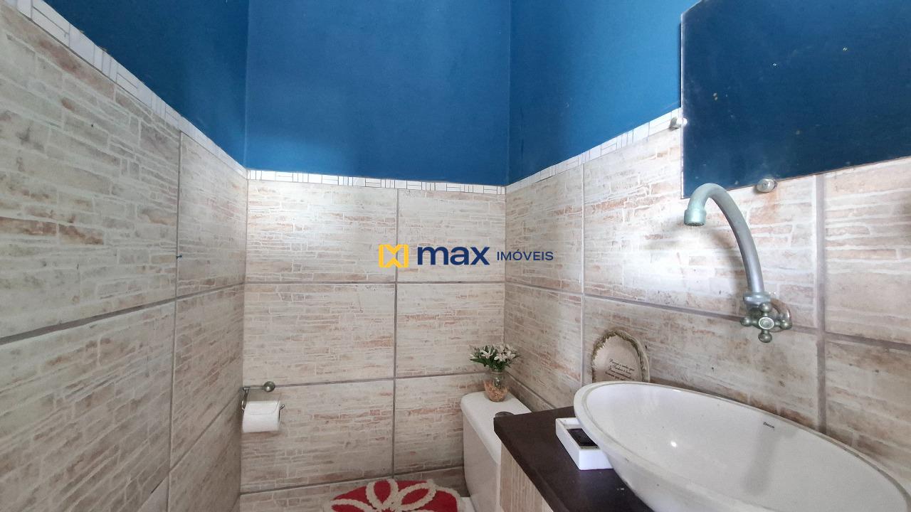 Casa à venda no Fazenda: Lavabo - Espaço churrasqueira