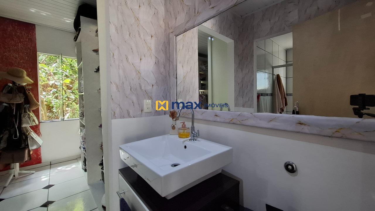 Casa à venda no Fazenda: Banheiro suíte