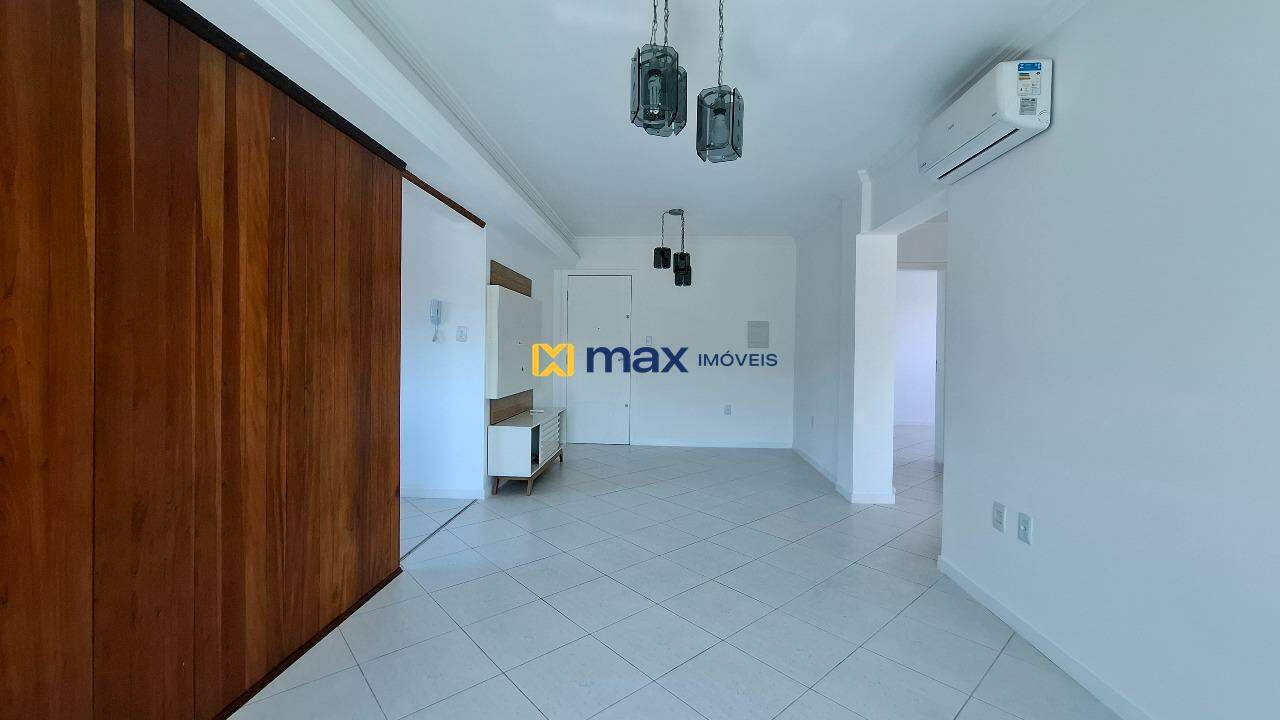 Apartamento à venda no Ressacada: Living integrado