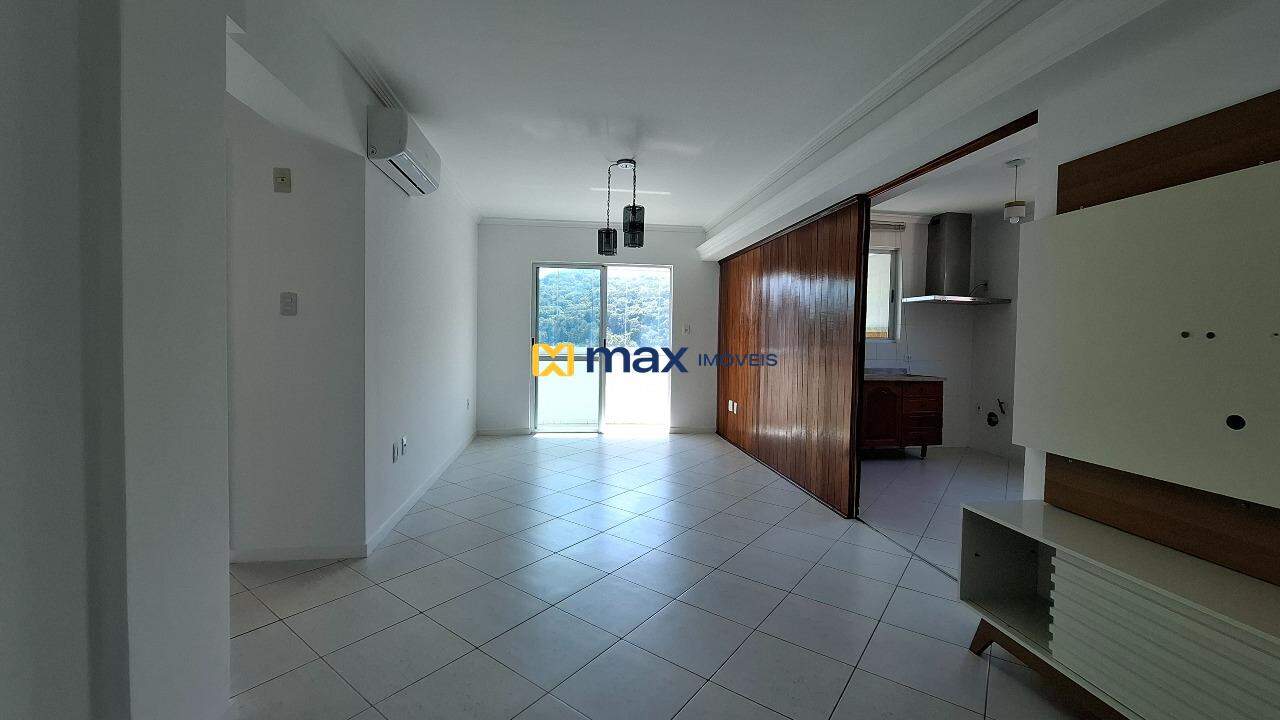 Apartamento à venda no Ressacada: Living integrado