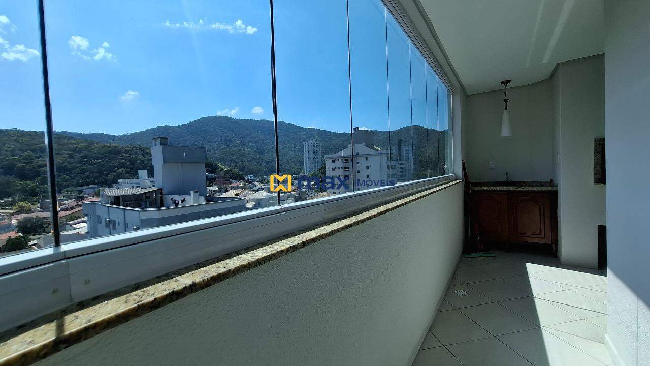Apartamento à venda no Ressacada: Sacada com churrasqueira