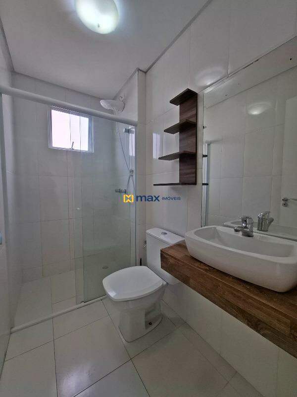 Apartamento à venda no Nações: banheiro suíte