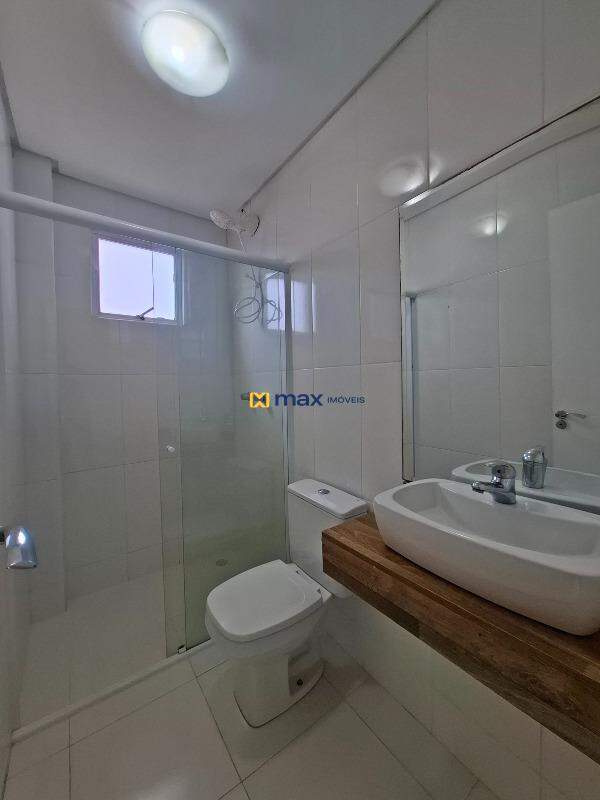Apartamento à venda no Nações: banheiro social