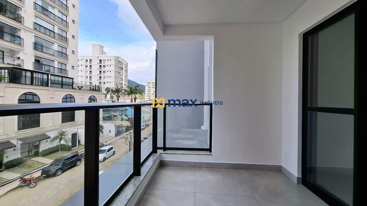 Apartamento à venda no Vila Operária: Sacada com churrasqueira
