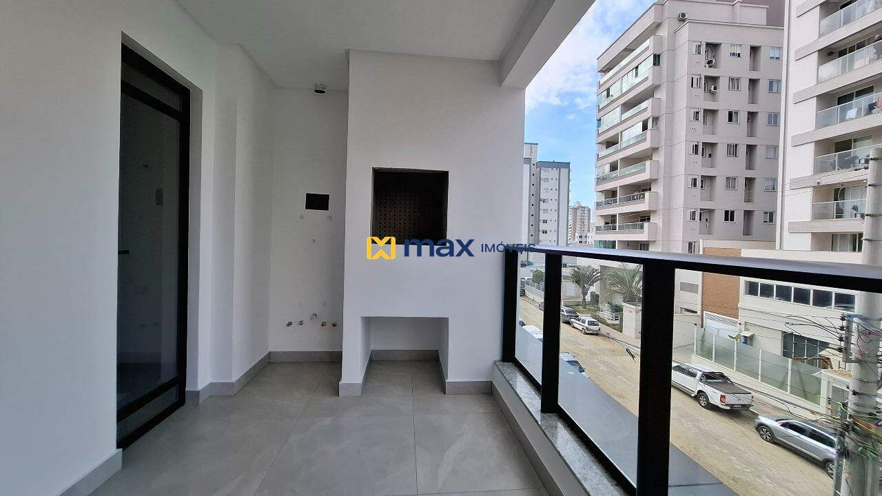 Apartamento à venda no Vila Operária: Sacada com churrasqueira