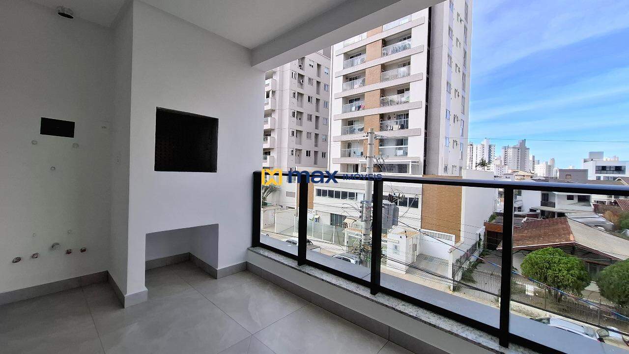 Apartamento à venda no Vila Operária: Sacada com churrasqueira