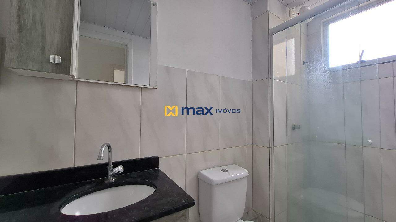 Apartamento à venda no Espinheiros: Banheiro social