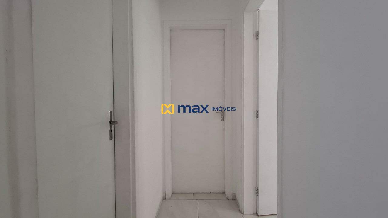 Apartamento à venda no Espinheiros: Corredor