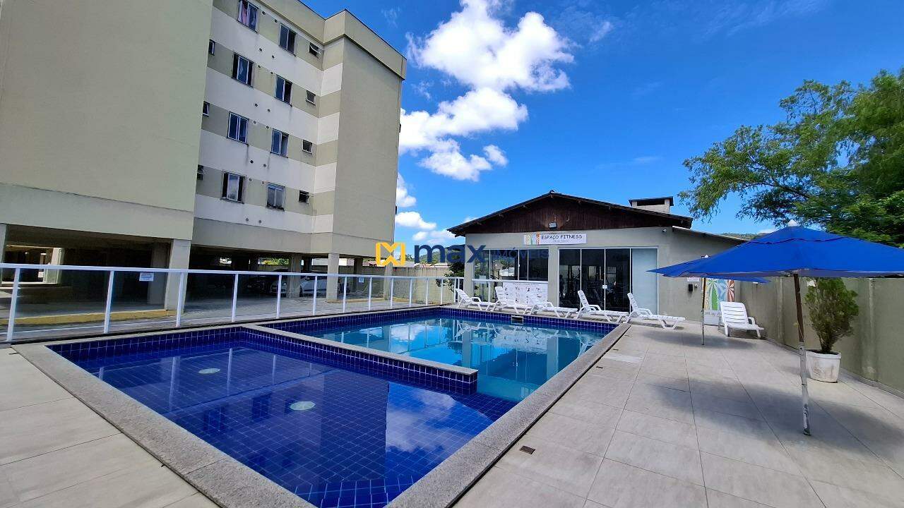 Apartamento à venda no Espinheiros: Piscina