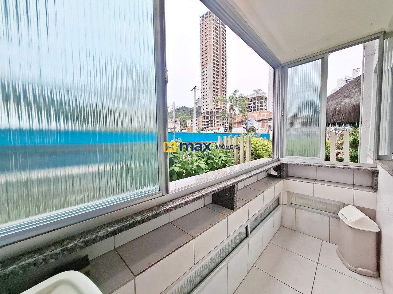 Apartamento para aluguel no Pioneiros: Sacada/Área de serviço